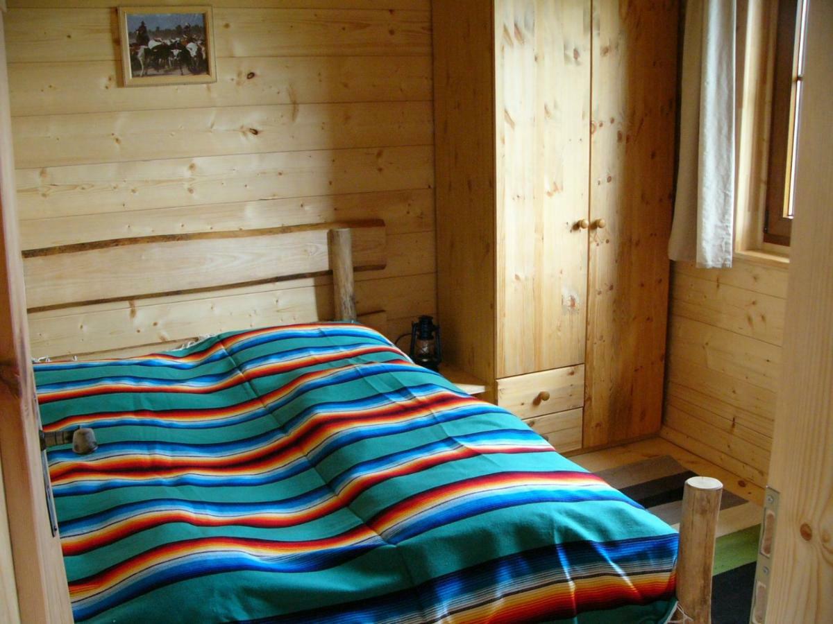 Horse Lake Ranch Neuendorf  Eksteriør billede
